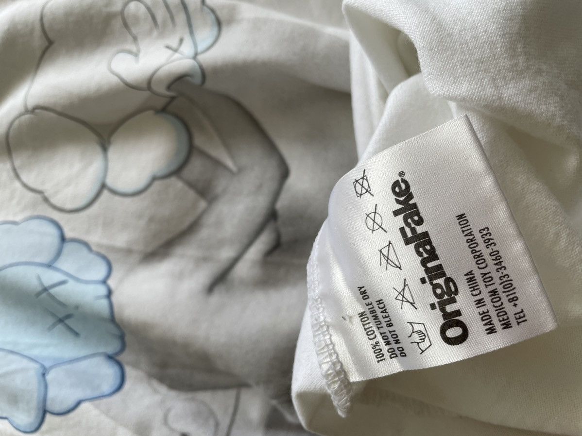 Kaws × Original Fake Original Fake Kaws Companion Valentine’s Day T-shirt Size US L / EU 52-54 / 3 - 4 Thumbnail