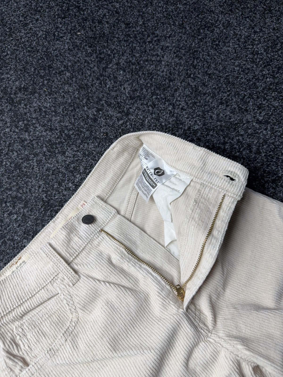 Levi's Retro Style 70s Levi’s Corduroy Flared Pants Cream Y2K 00s Size 23" - 7 Thumbnail