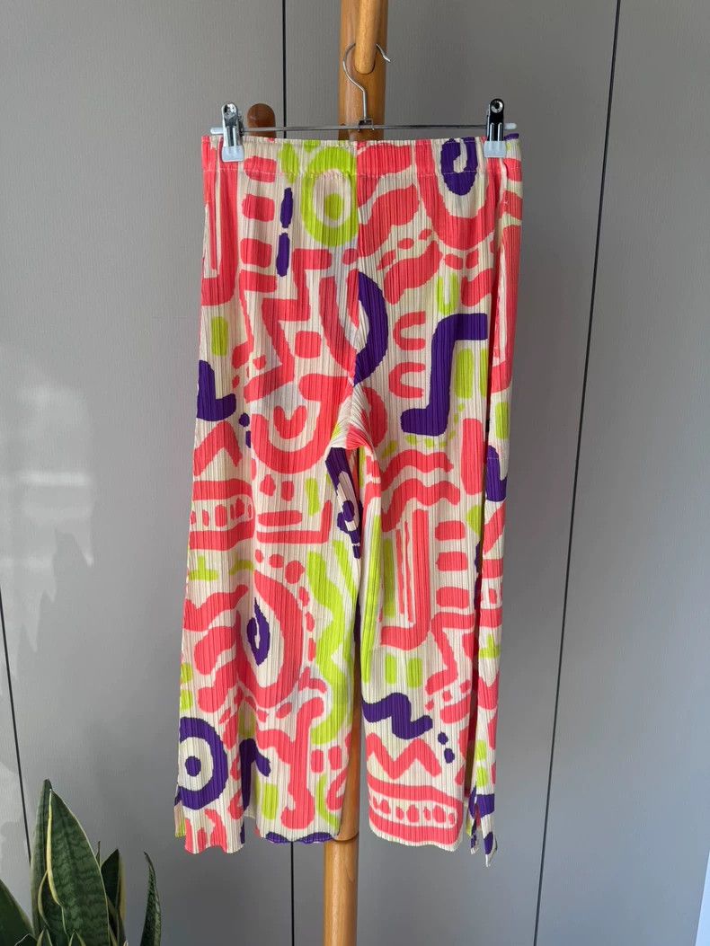 Issey Miyake Issey Miyake size:2 Pink graffiti wide-leg pants Size 23" - 2 Thumbnail