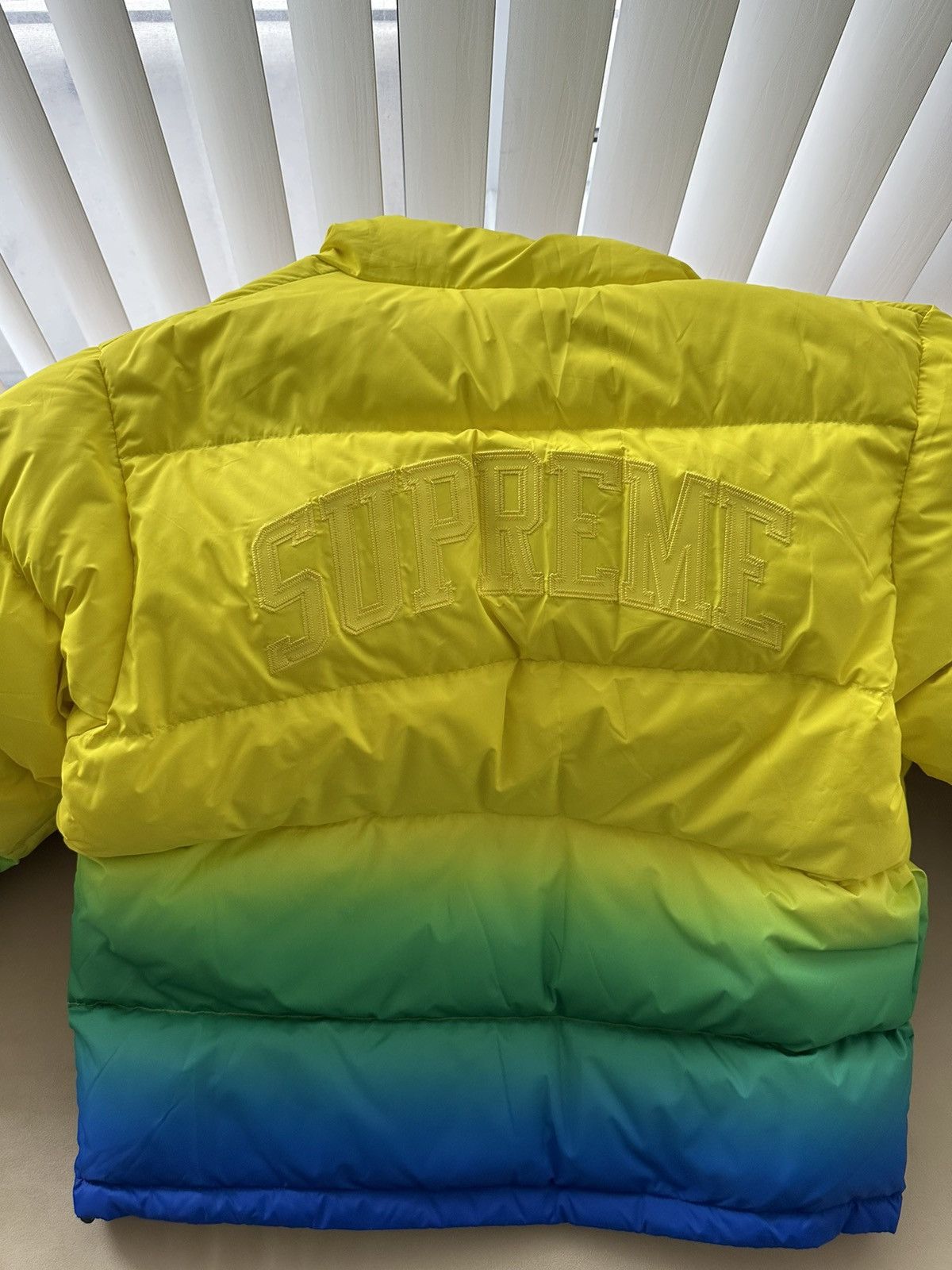 Supreme Supreme Gradient Puffy Jacket - Yellow Size US L / EU 52-54 / 3 - 3 Thumbnail