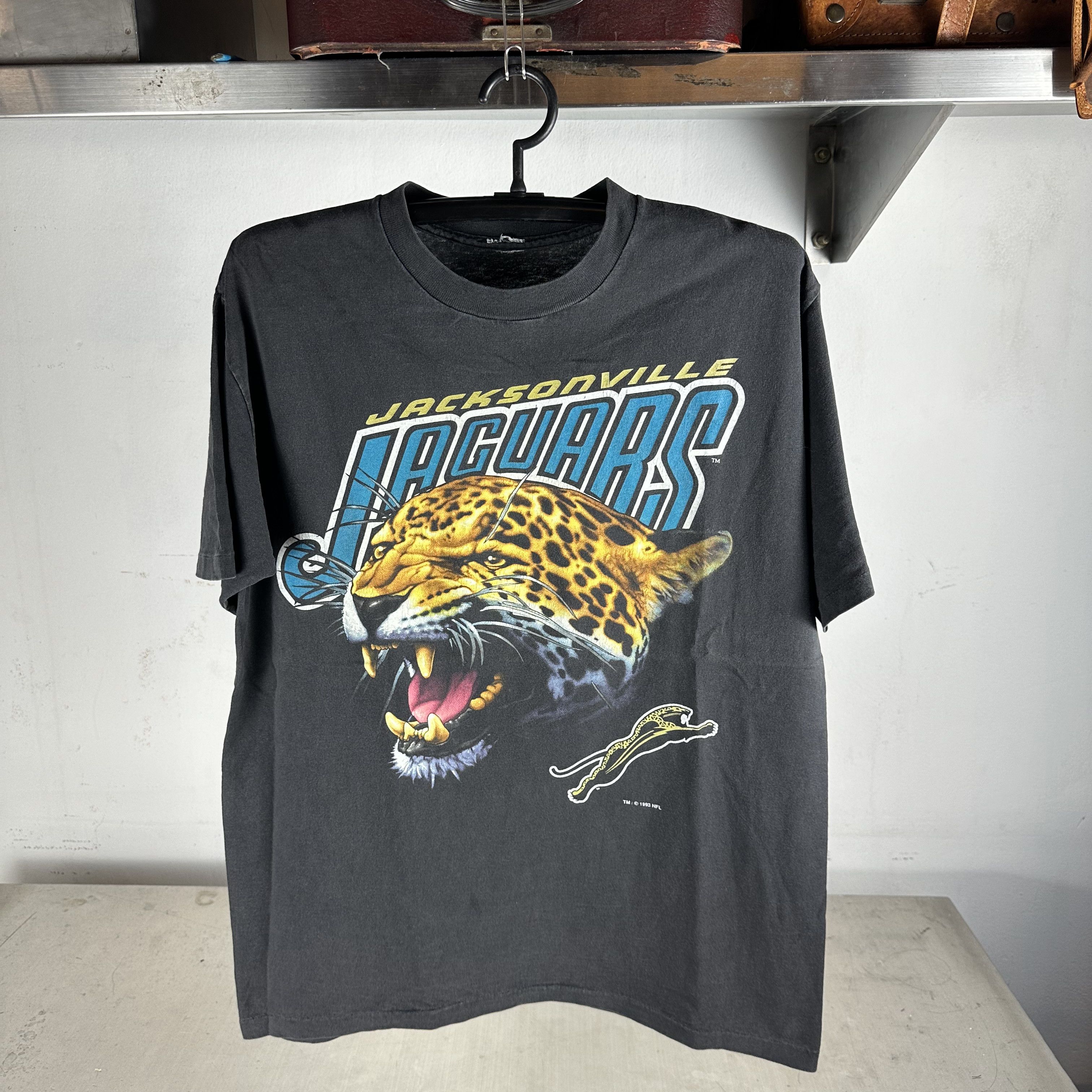 Vintage ​​Vintage 1993 Jacksonville Jaguars Football NFL ​ T-shirt Size US L / EU 52-54 / 3 - 1 Thumbnail
