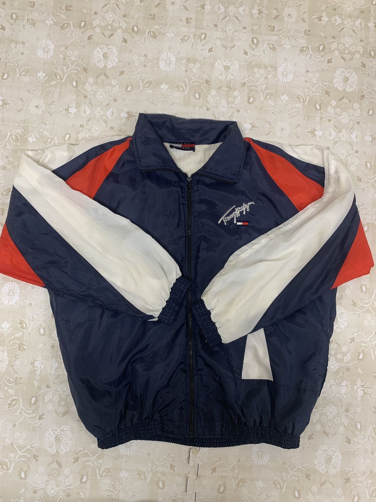 Tommy Hilfiger × Vintage Vintage Tommy Hilfiger windbreaker jacket 90’s Size US L / EU 52-54 / 3 - 1 Thumbnail