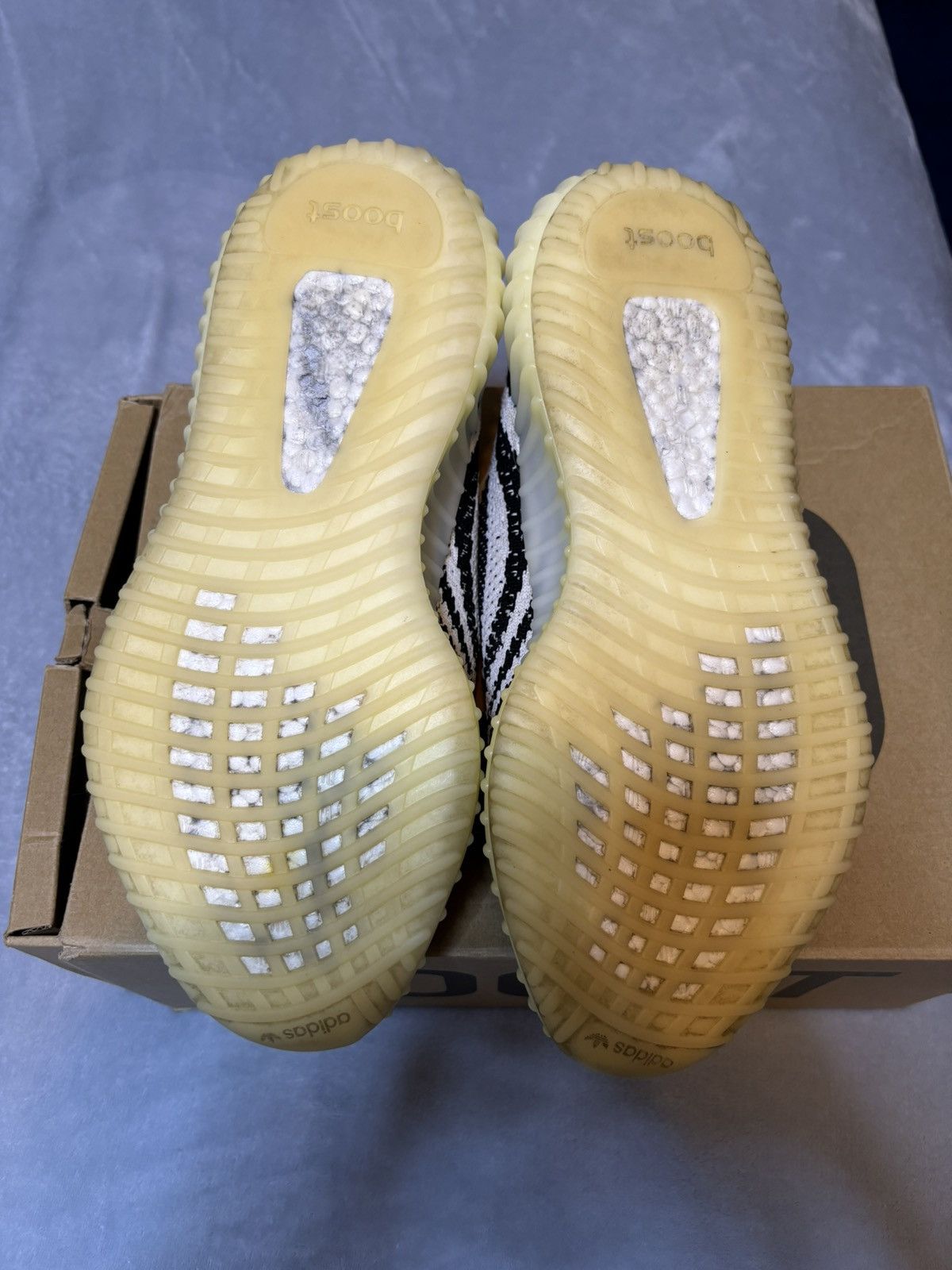Adidas Adidas Yeezy Boost 350 V2 Low Zebra 2017 Size 9.5 Size US 9.5 / EU 42-43 - 6 Thumbnail