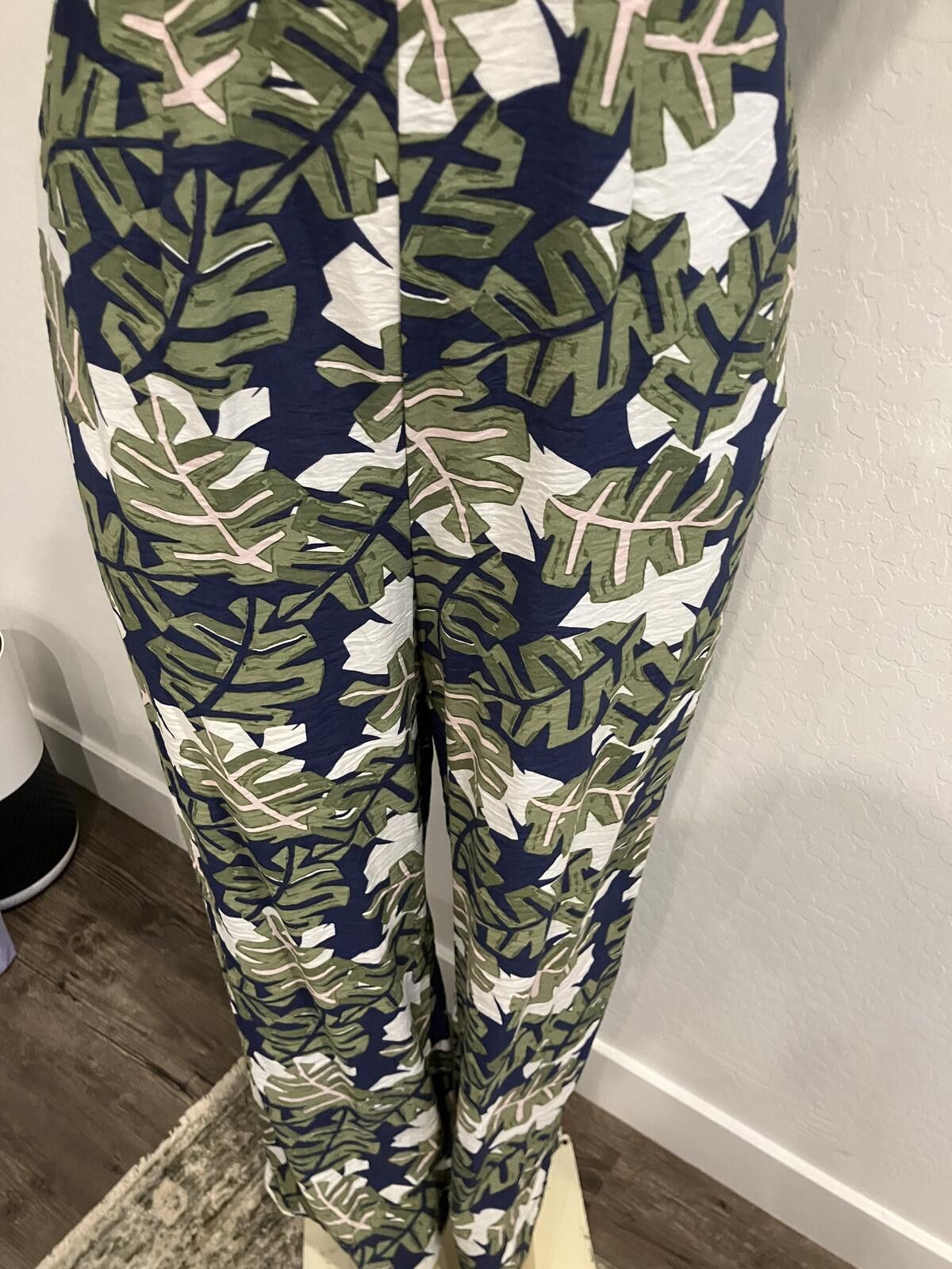 Other NWT Leaf Print Short Sleeve Jumpsuit with Belt Size 28" / US 6 / IT 42 - 6 Thumbnail