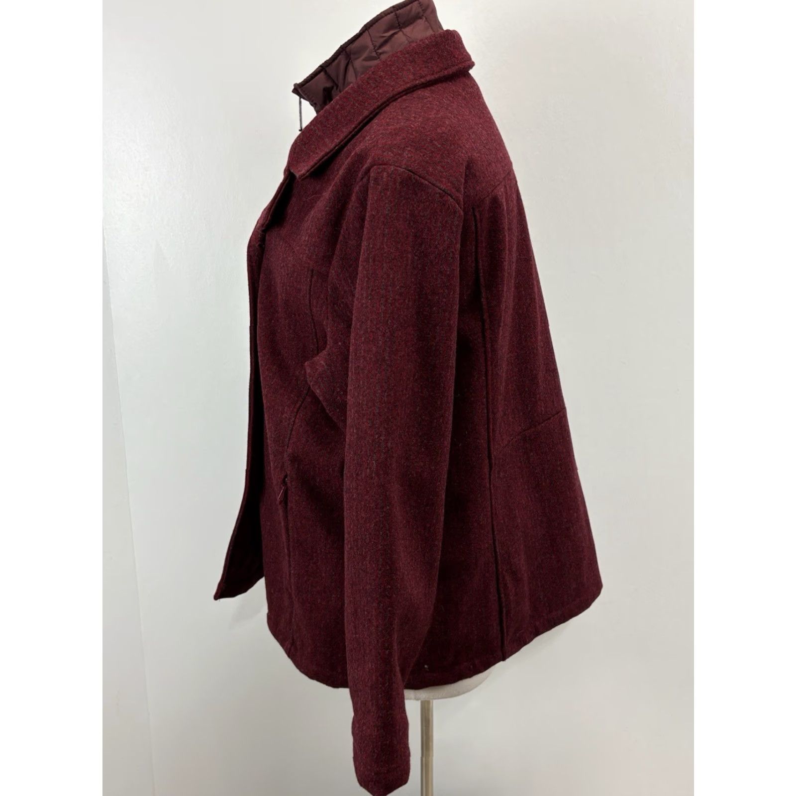 Vintage Woolrich Wool Blend Pea Coat Women’s XL Burgundy Double Breasted Inner Layer Coat Women XL Burgundy Wool Blend Pea Coat Females Vintage? No. Size XL / US 12-14 / IT 48-50 - 2 Thumbnail