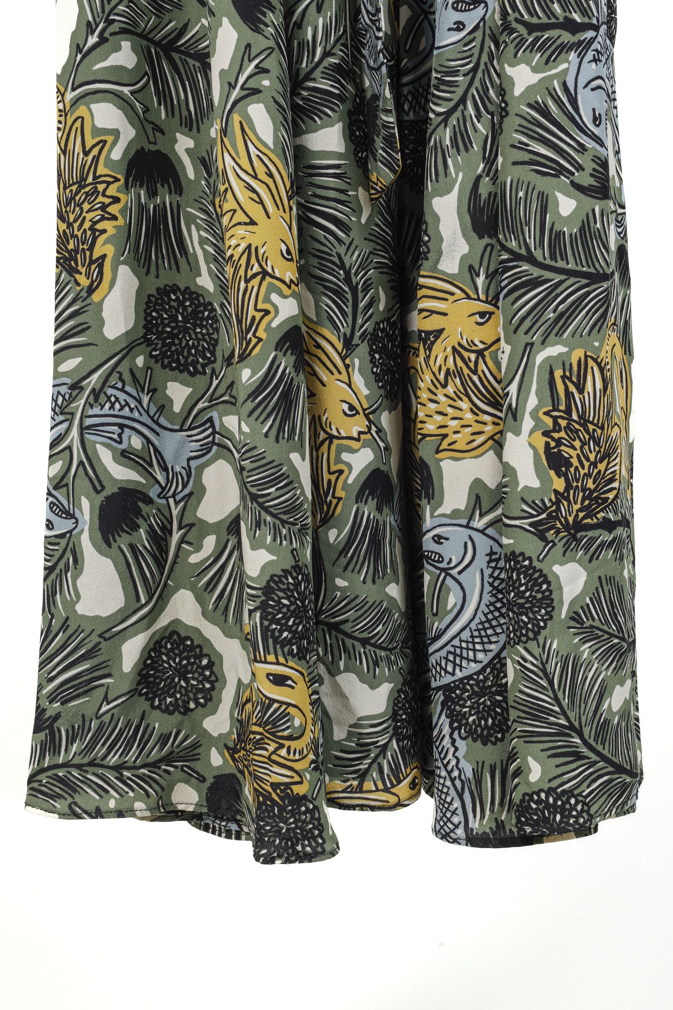 Burberry Burberry 2017 Beasts Green Beasts-Print Silk Maxi Dress Size S / US 4 / IT 40 - 8 Thumbnail