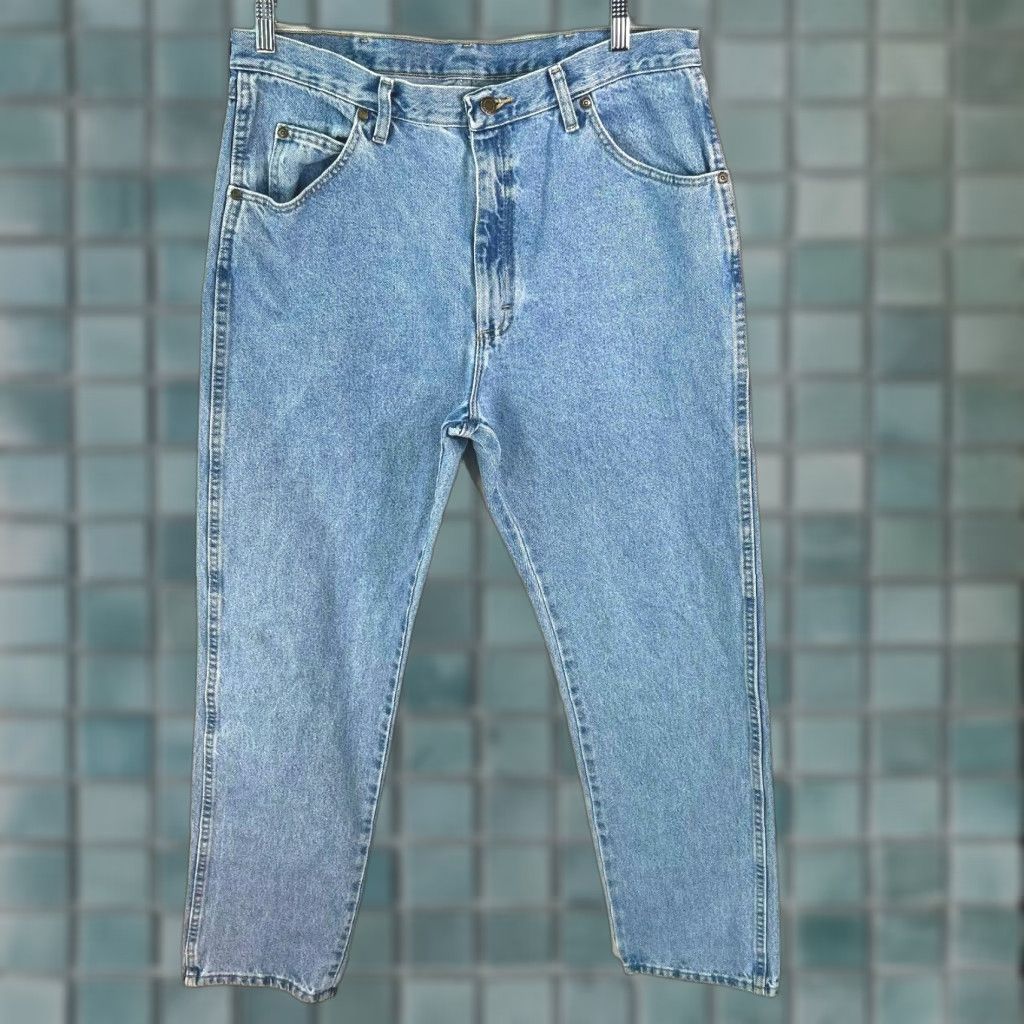 Wrangler VINTAGE Wrangler Rugged Wear Denim Jeans Men's Size 38 Straight Leg Blue 38X32 Size US 38 / EU 54 - 1 Thumbnail