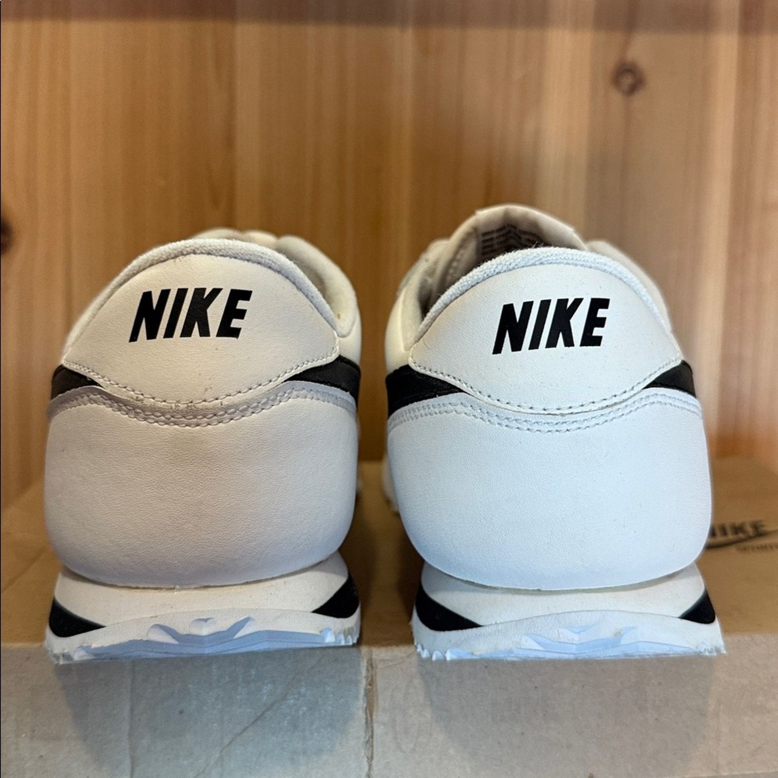 Nike 2011 Nike Cortez Basic Leather ‘06 'White Black' Size US 10.5 / EU 43-44 - 7 Thumbnail
