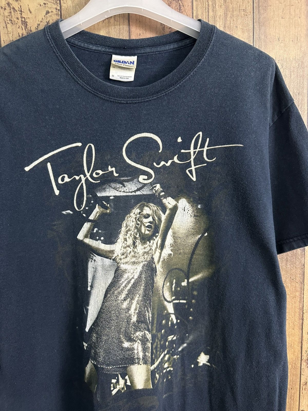 Band Tees Taylor Swift American Tour Tshirt A420 Size US M / EU 48-50 / 2 - 2 Thumbnail