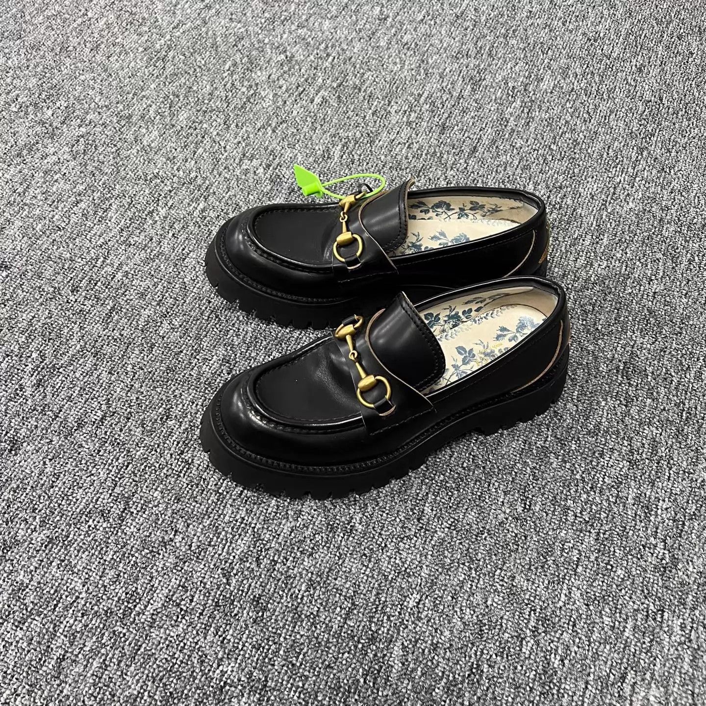 Gucci Gucci Women's Horsebit Bee Heel Loafer Black & Gold 38 99New Size US 7.5 / IT 37.5 - 2 Thumbnail