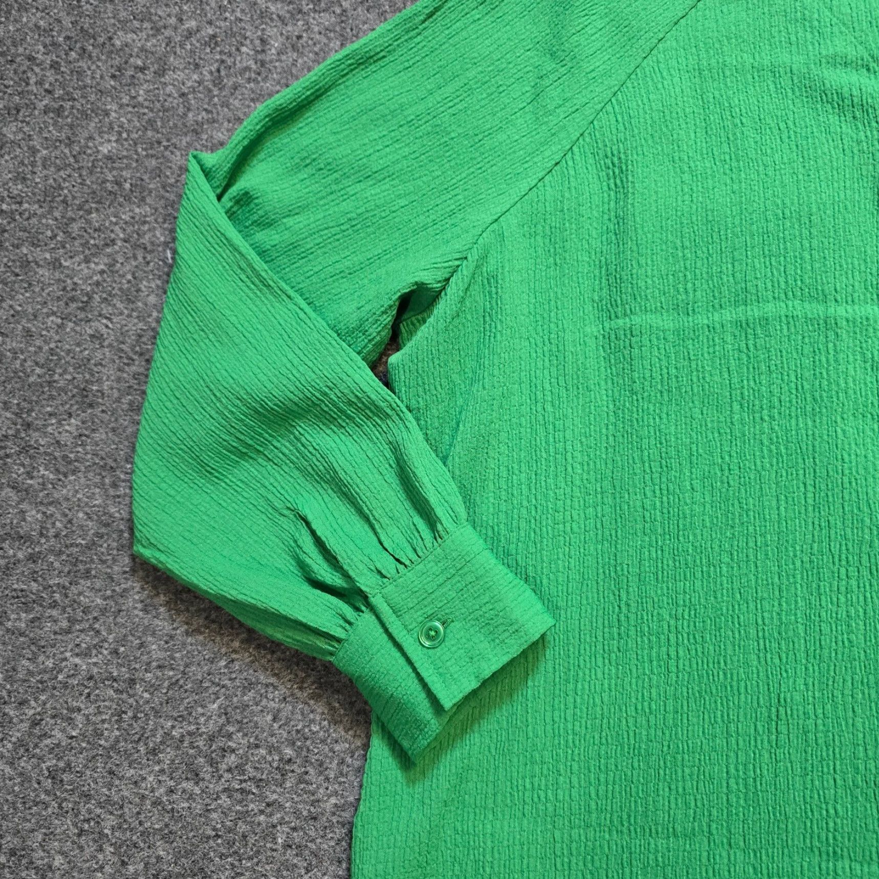 Vintage Belle Kim Gravel Top Womens 1X Green Texture V Neck Long Sleeve Blouse Casual Career Shirt Size XL / US 12-14 / IT 48-50 - 4 Thumbnail