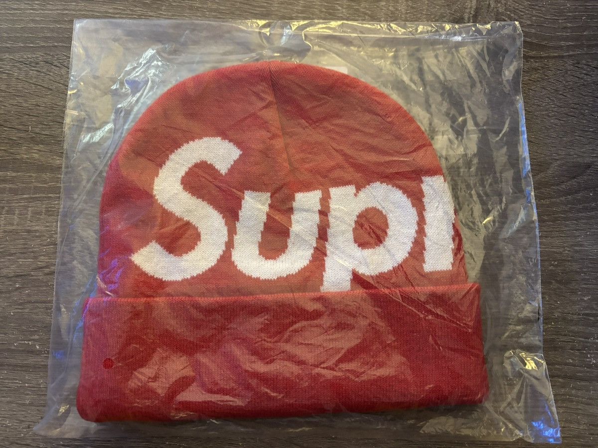 Supreme Supreme Big Logo Beanie FW25 Red Size ONE SIZE - 1 Thumbnail