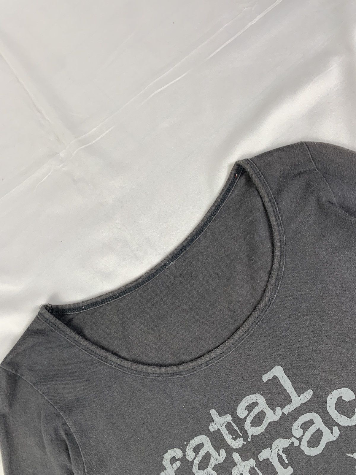 Japanese Brand Fatal Attraction Charcoal Girl Sitting Graphic Goth Top Size M / US 6-8 / IT 42-44 - 7 Thumbnail