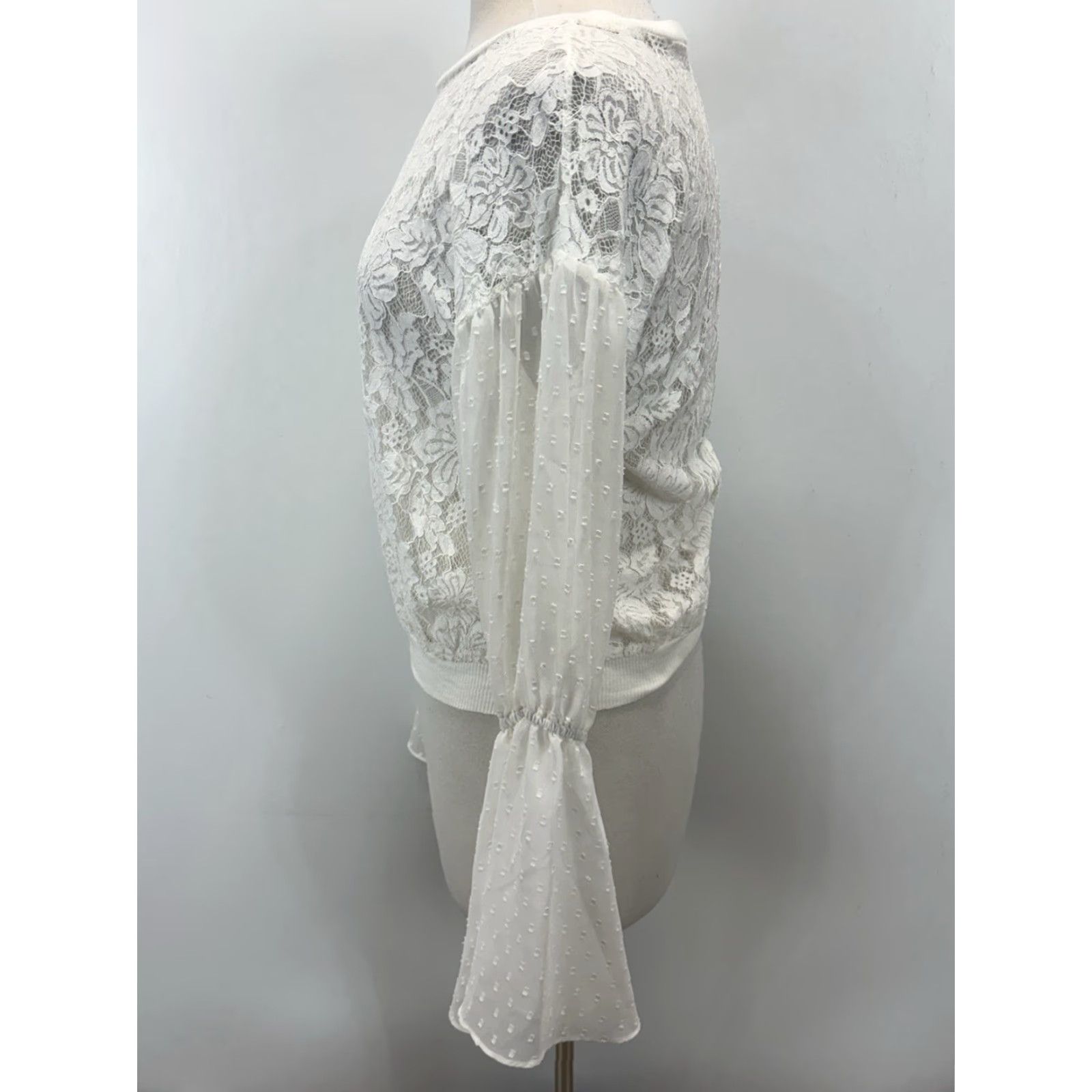 Free People VINTAGE Free People Sheer Lace Top Blouse Women Small White Flared Sleeve Bohemian Size S / US 4 / IT 40 - 2 Thumbnail