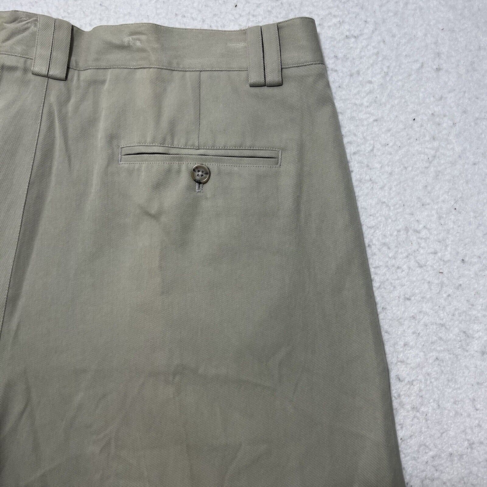 Izod IZOD Men's 34 Silk Blend Pleated Golf Shorts 9" Inseam Green Size US 34 / EU 50 - 8 Thumbnail