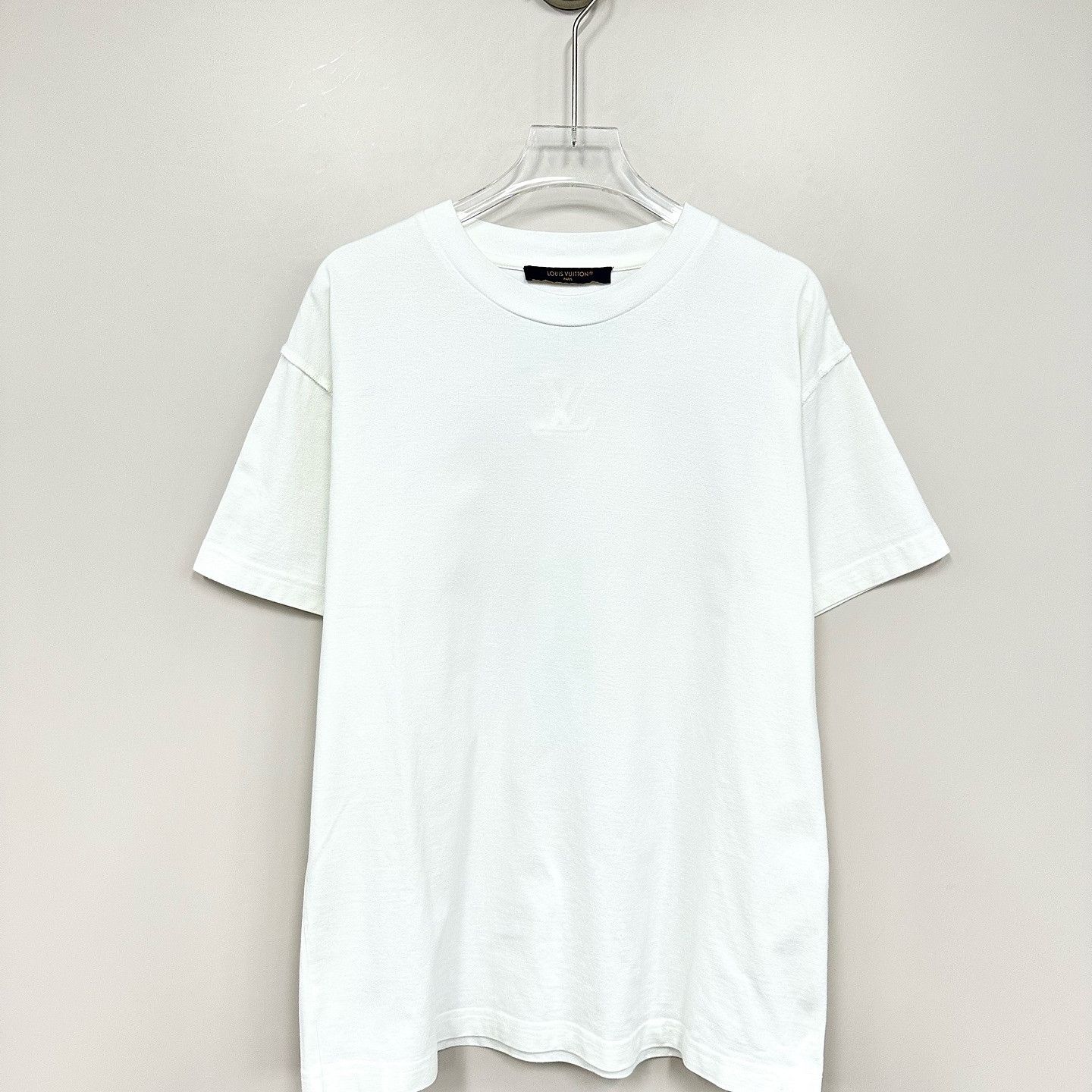 Louis Vuitton Louis Vuitton Logo Embossed T-Shirt XS Size US XS / EU 42 / 0 - 1 Thumbnail