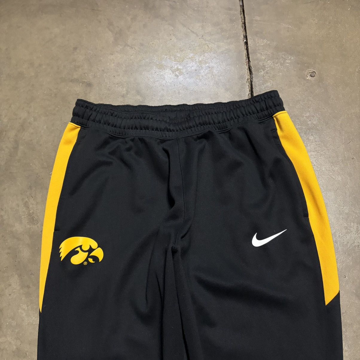 Nike Nike Iowa Hawkeyes Track Sweatpants DriFit On Field Swoosh Size US 32 / EU 48 - 4 Thumbnail