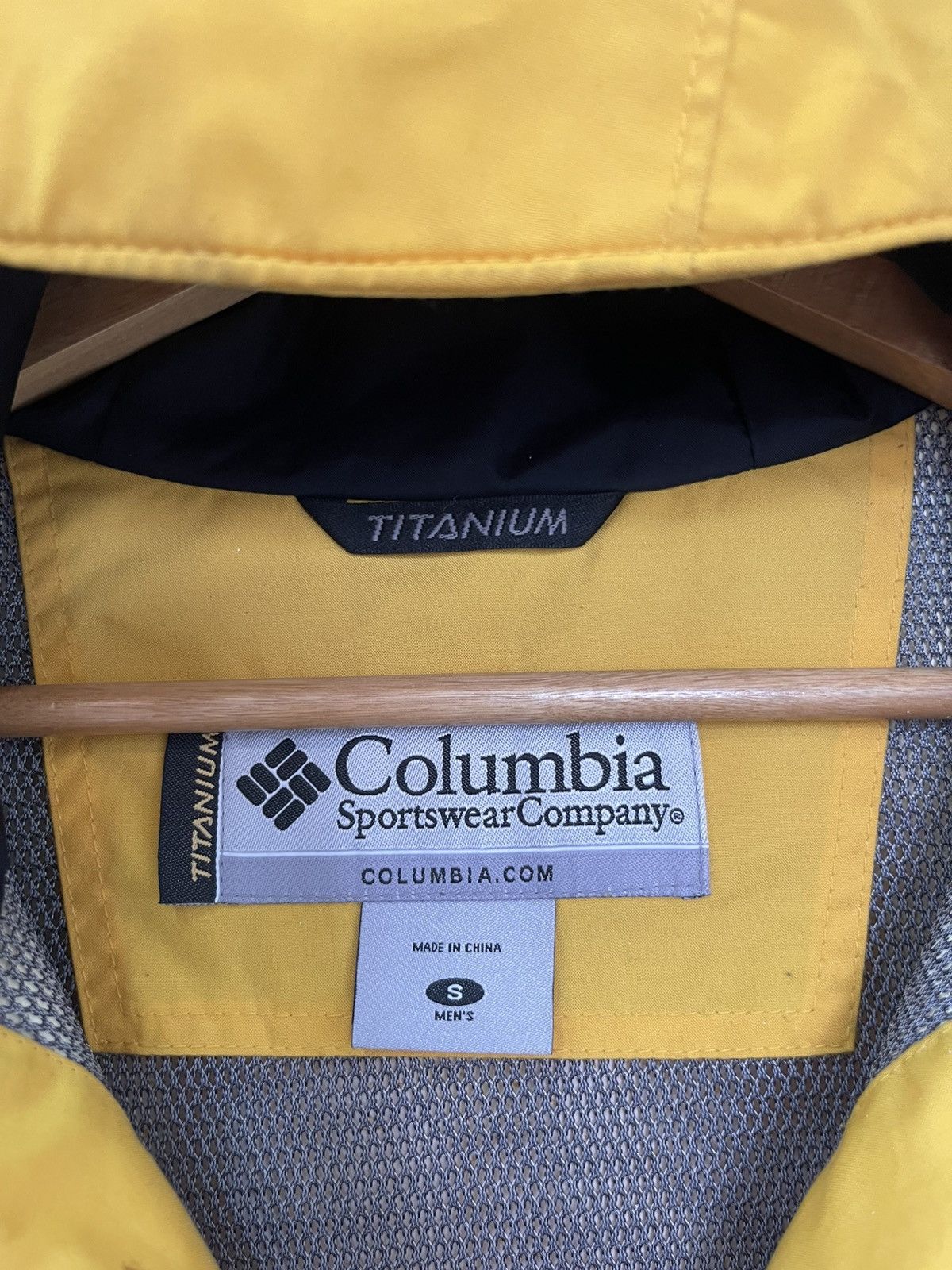 Columbia COLUMBIA OMNI TECH TITANIUM JACKET OUTDOOR Size US S / EU 44-46 / 1 - 4 Thumbnail