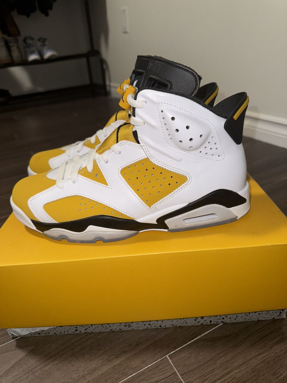 Jordan Brand Jordan 6 Retro “Yellow Ochre” (size10) Size US 10 / EU 43 - 2 Thumbnail