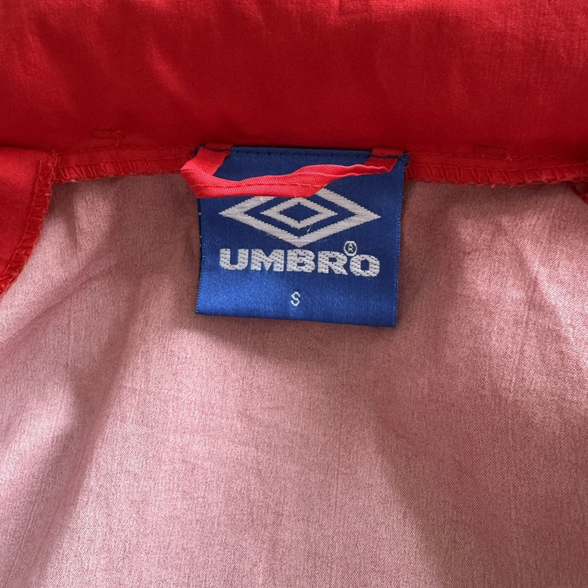 Umbro Umbro Team England soccer red windbreaker jacket Size US S / EU 44-46 / 1 - 6 Thumbnail