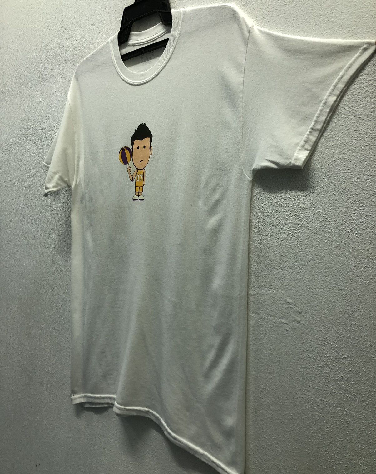 Vintage Vintage Los Angeles Lakers 17 T-Shirt Size US M / EU 48-50 / 2 - 5 Thumbnail