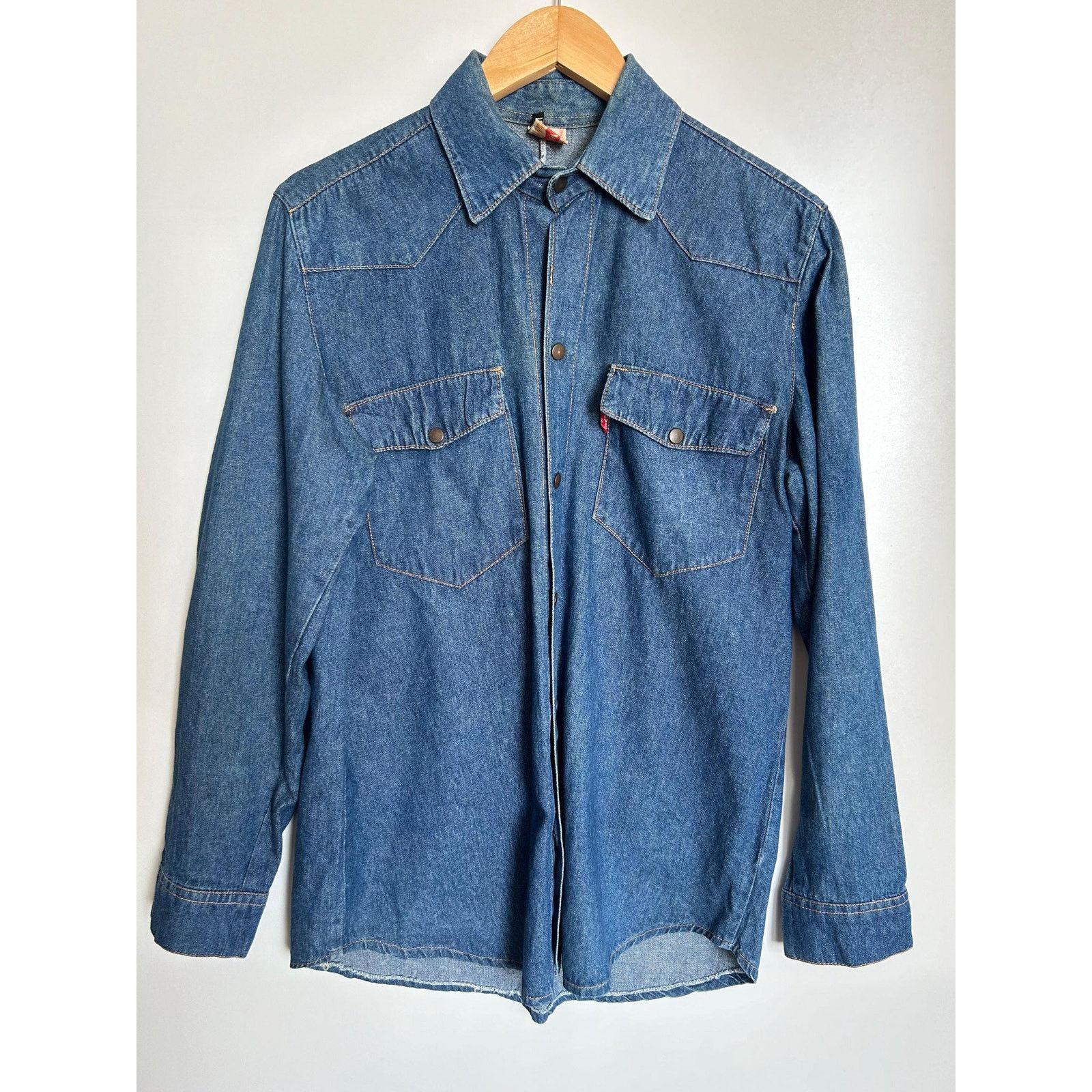 Levi's Vintage Levi's Denim Western Shirt M - Snap Cherry Buttons Size US L / EU 52-54 / 3 - 1 Thumbnail