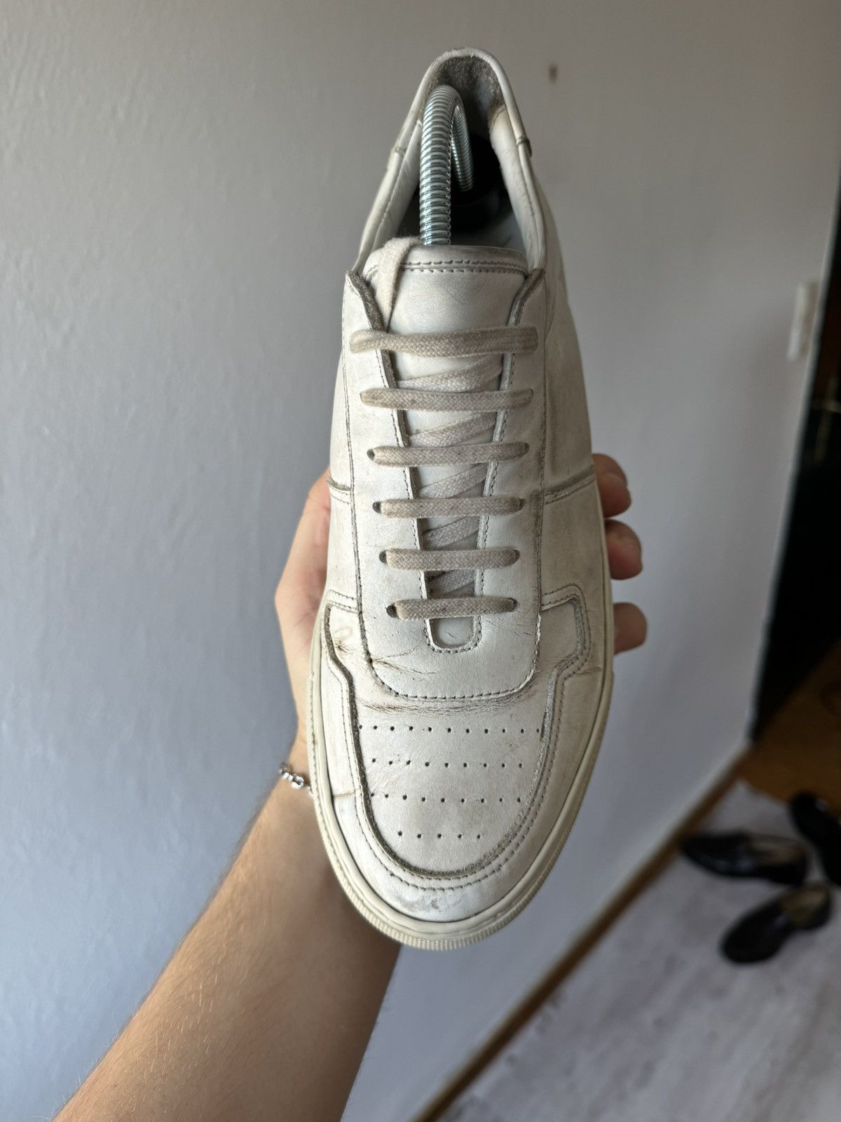 Common Projects Common Projects Bball Distressed Low Leather Sneakers Size US 7 / EU 40 - 9 Thumbnail