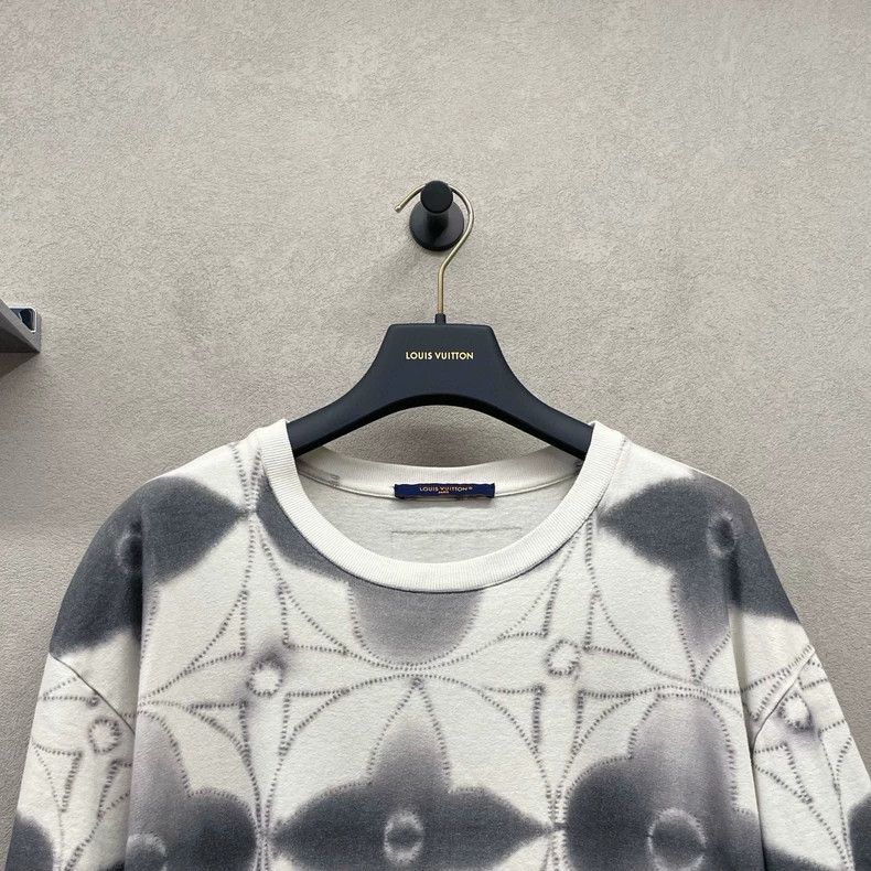 Louis Vuitton Louis Vuitton size 4l Spring/summer 2023 skein printed shor Size US M / EU 48-50 / 2 - 5 Thumbnail