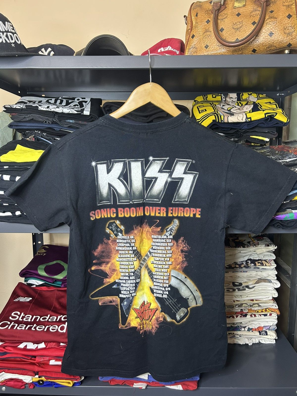 Band Tees KISS Sonic Boom Europe 2010 Tour T-Shirt Gildan S Size US S / EU 44-46 / 1 - 3 Thumbnail