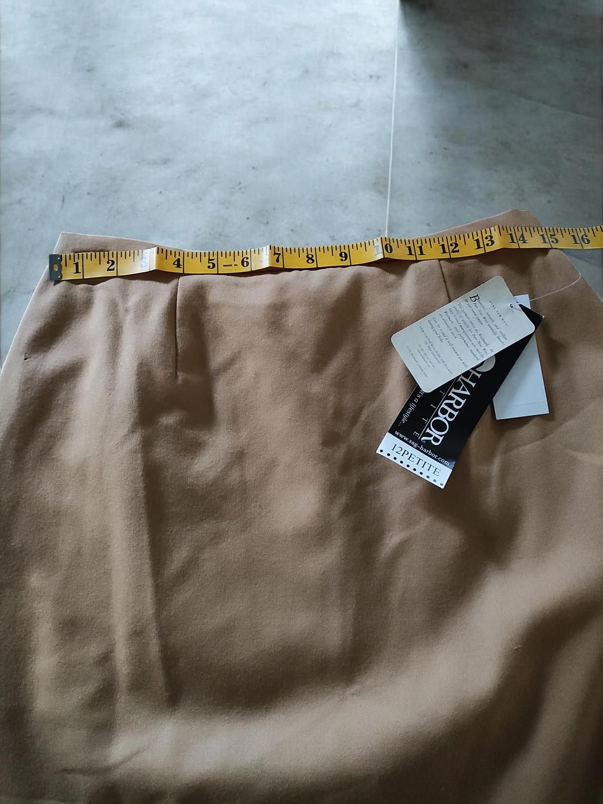 Other Sag Harbor Size 12 Petite Camel Wool Skirt Size 34" / US 12 / IT 48 - 6 Thumbnail