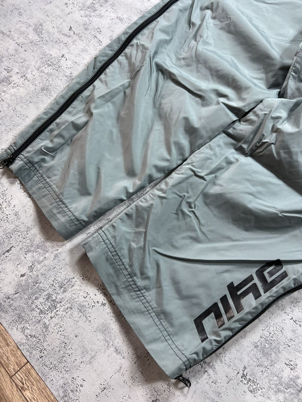 Nike 90s Nike Spellout Vintage Parachute Nylon Baggy Retro Pants Size US 32 / EU 48 - 6 Thumbnail