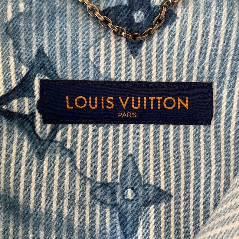 Louis Vuitton louis vuitton Blue and white stripe ink rendering old flow Size US M / EU 48-50 / 2 - 3 Thumbnail