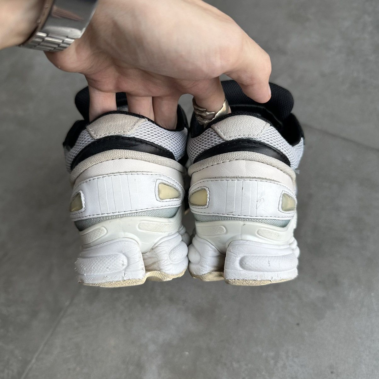 Adidas × Raf Simons AW18 OZWEEGO REPLICANT SNEAKERS Size US 8 / EU 41 - 3 Thumbnail