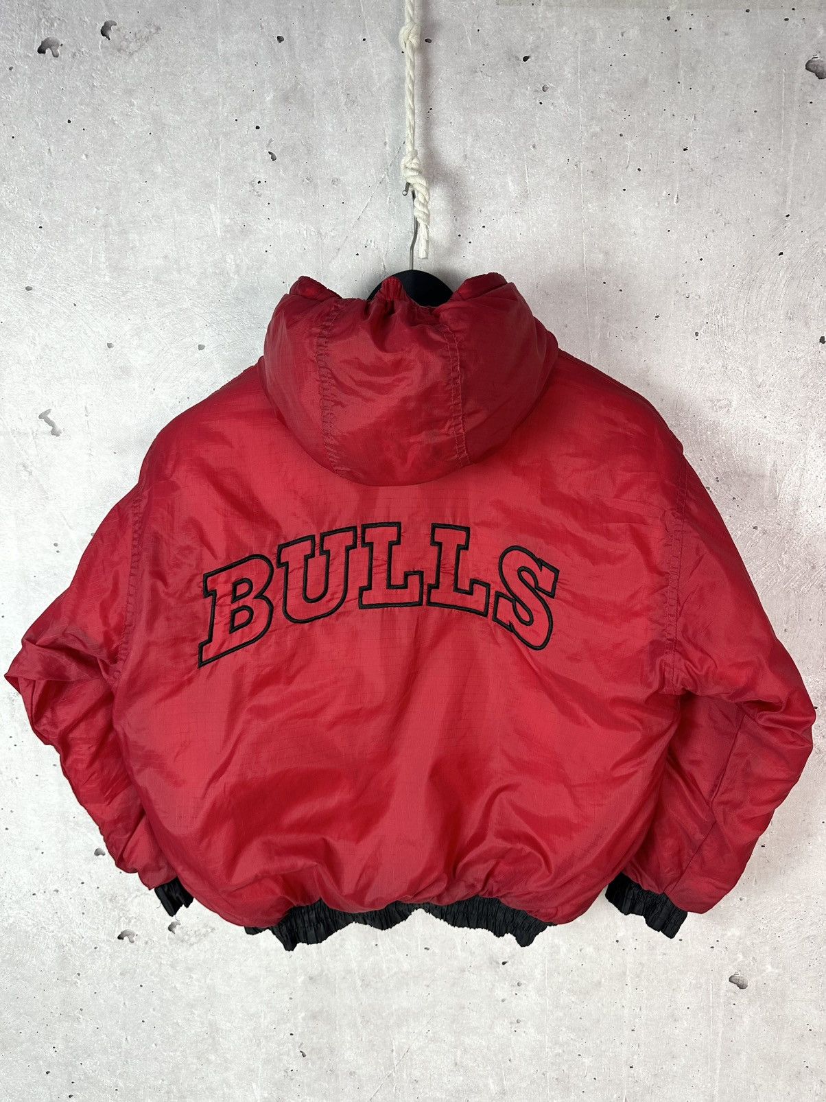 NBA Vintage Chicago Bulls NBA Pro Player Big Logo Puffer Jacket Size US S / EU 44-46 / 1 - 22 Thumbnail