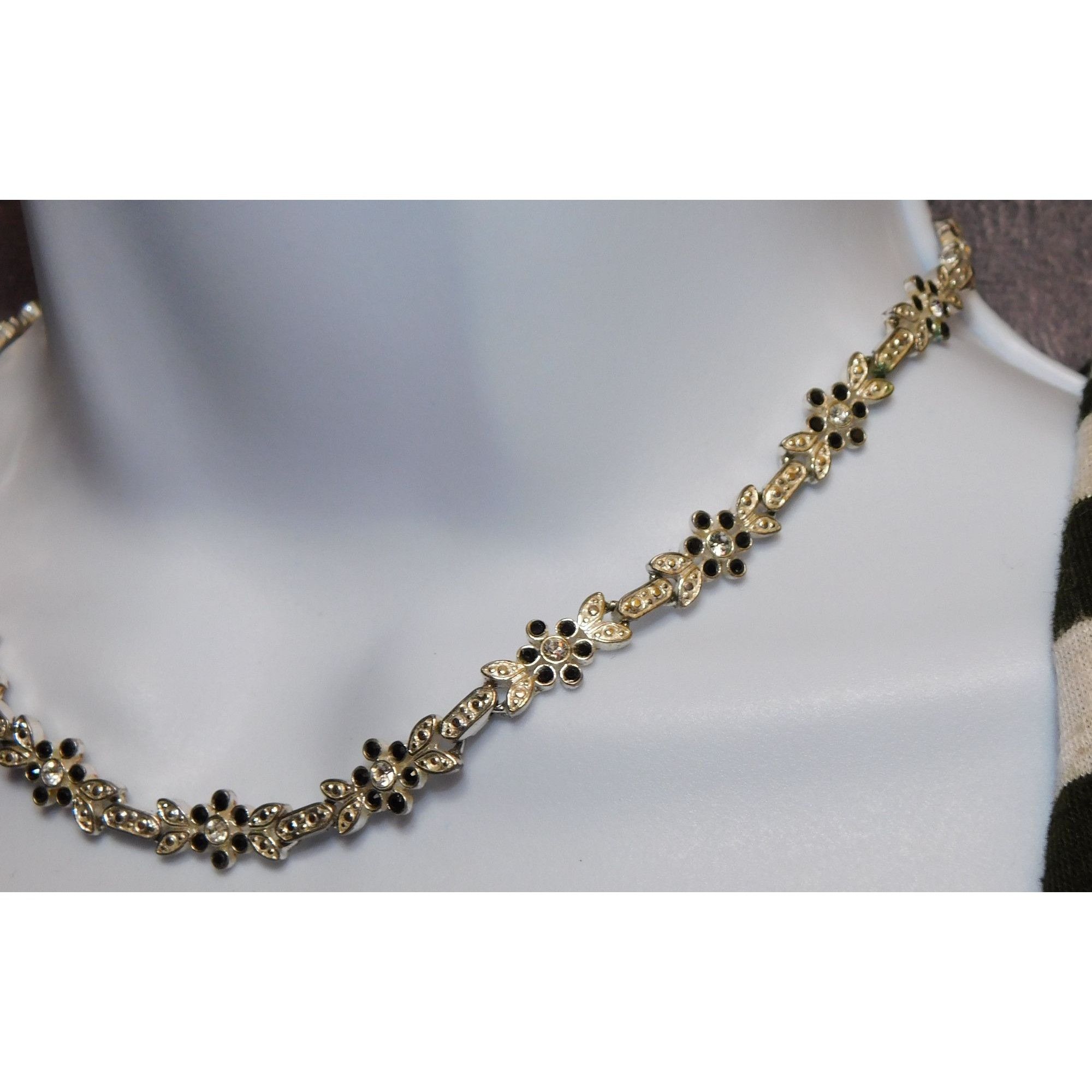 Other Floral Rhinestone Necklace Size ONE SIZE - 4 Thumbnail