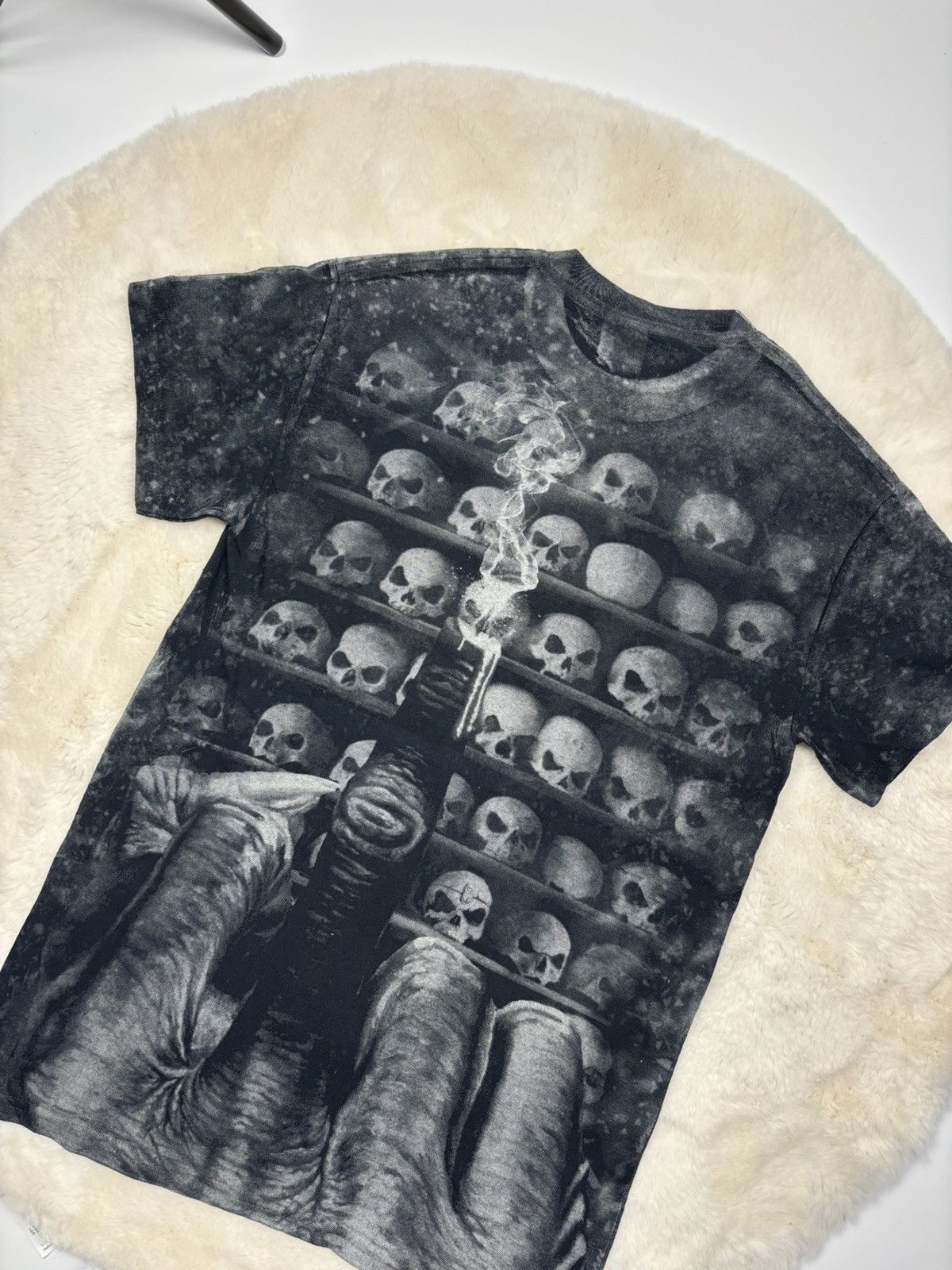 Iron Maiden × Vintage Iron Maiden Vintage 2012 Candle Finger All Over Print Tshirt Size US S / EU 44-46 / 1 - 12 Thumbnail