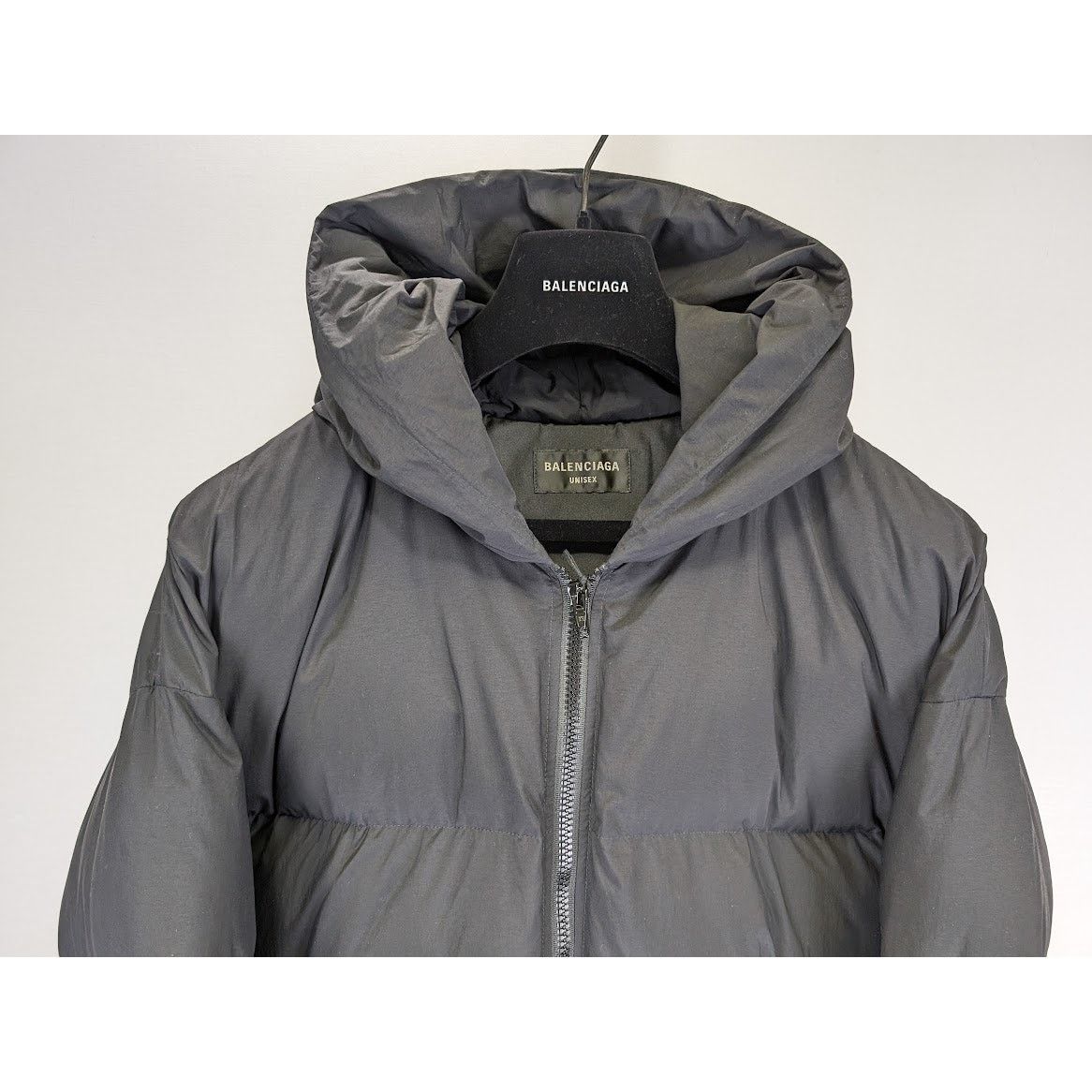 Balenciaga o1rshd1 Sporty B Down Puffer Jacket in Black Size US M / EU 48-50 / 2 - 5 Thumbnail