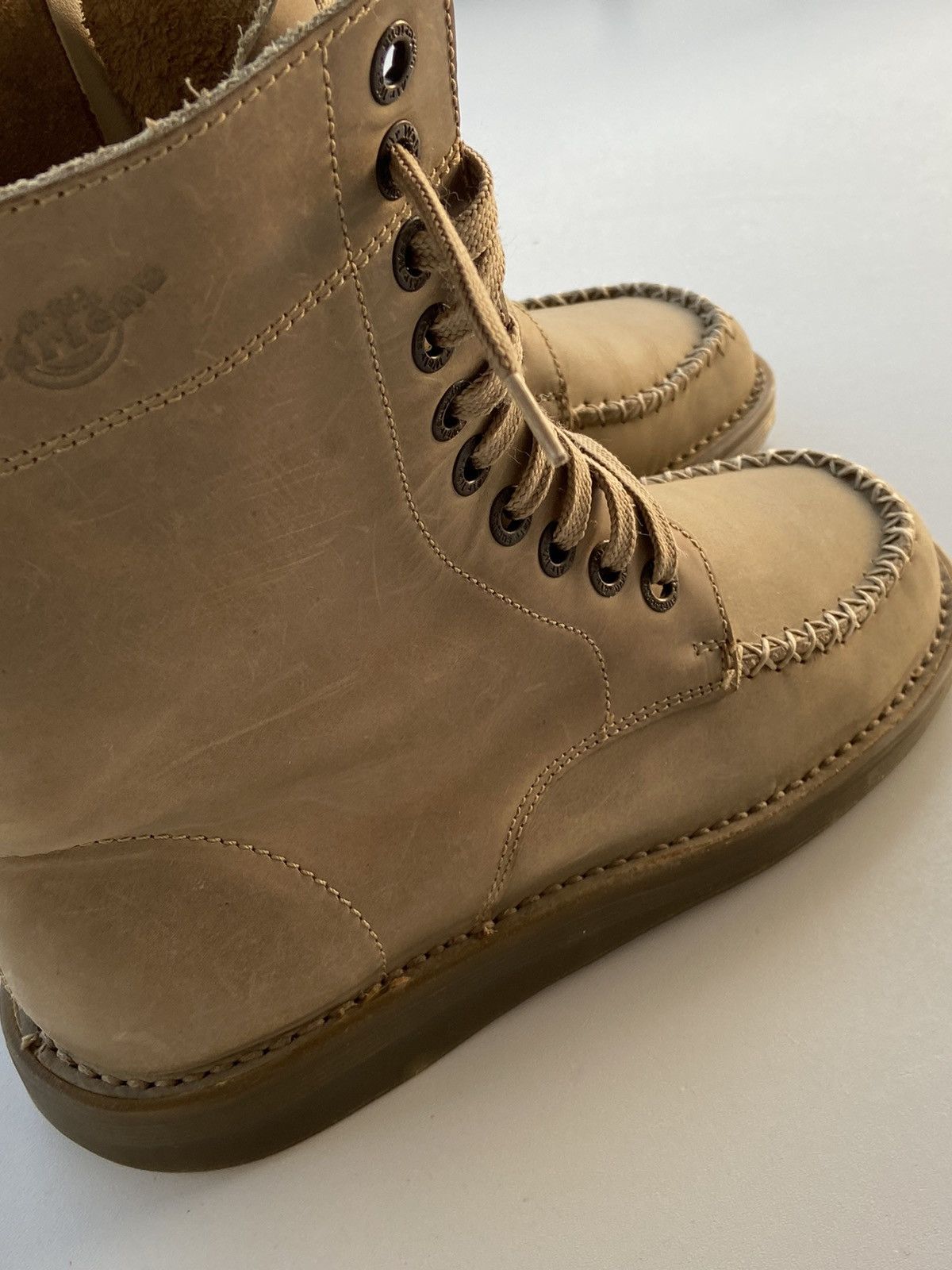 Dr. Martens Dr. Martens AirWair Beige Leather Boots US-8 EU40 Size US 8 / IT 38 - 8 Thumbnail