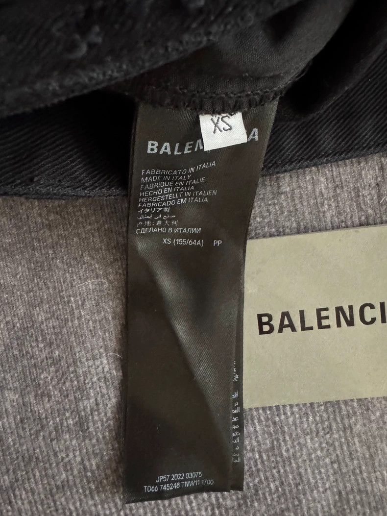 Balenciaga Balenciaga size XS Dirty sludge stains and tears jeans. Size US 26 / EU 42 - 4 Thumbnail