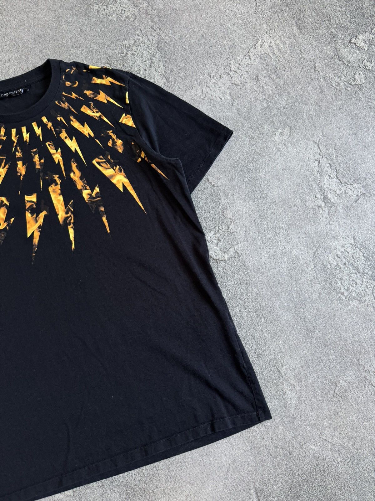 Neil Barrett Neil Barett L lightning bolt ⚡️ printed tshirt tee shirt Size US L / EU 52-54 / 3 - 8 Thumbnail