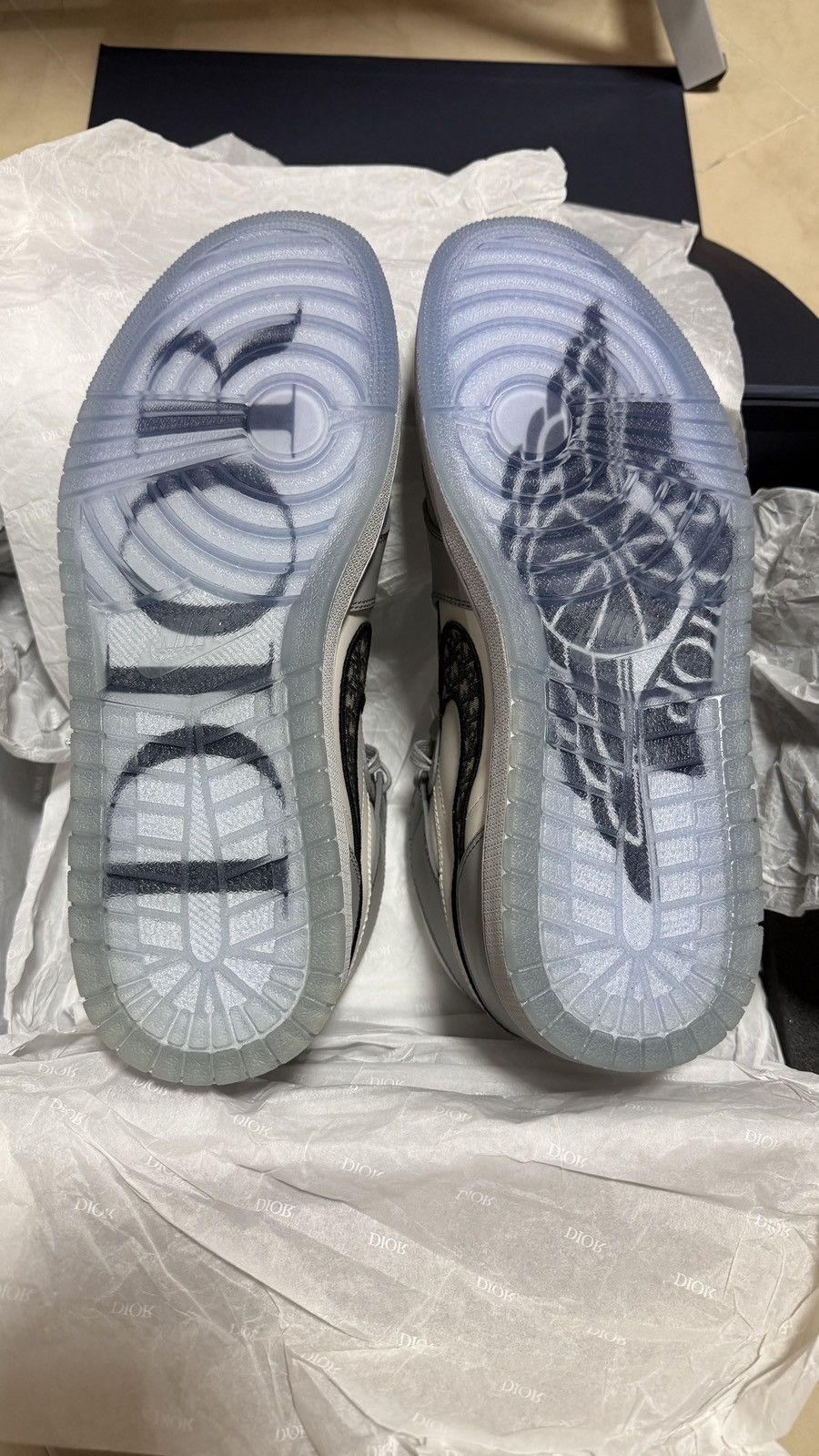 Dior × Jordan Brand Dior x Jordan Brand size US12 Size US 12 / EU 45 - 8 Thumbnail