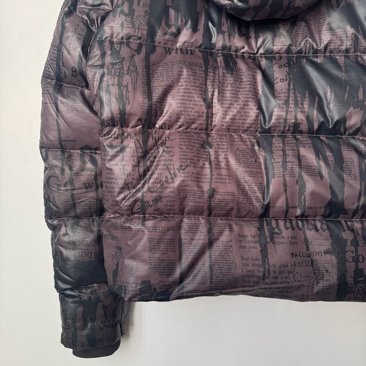 John Galliano AW2010 John Galliano Magazine Newspapers Hood Puffer Jacket Size US M / EU 48-50 / 2 - 7 Thumbnail