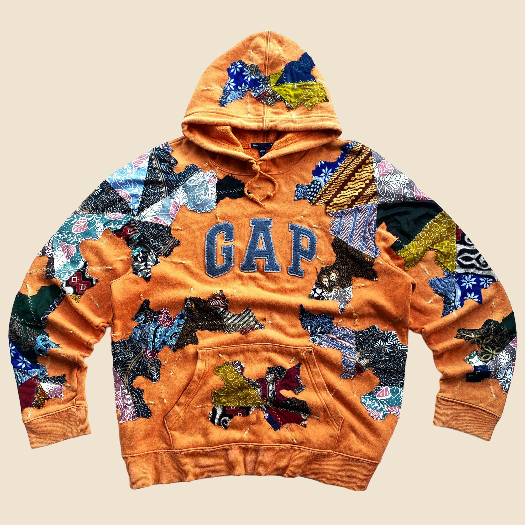 Gap × Handmade 1 OF 1 REWORKED INDONESIAN BATIK PATCHWORK HOODIE SIZE L Size US L / EU 52-54 / 3 - 1 Thumbnail