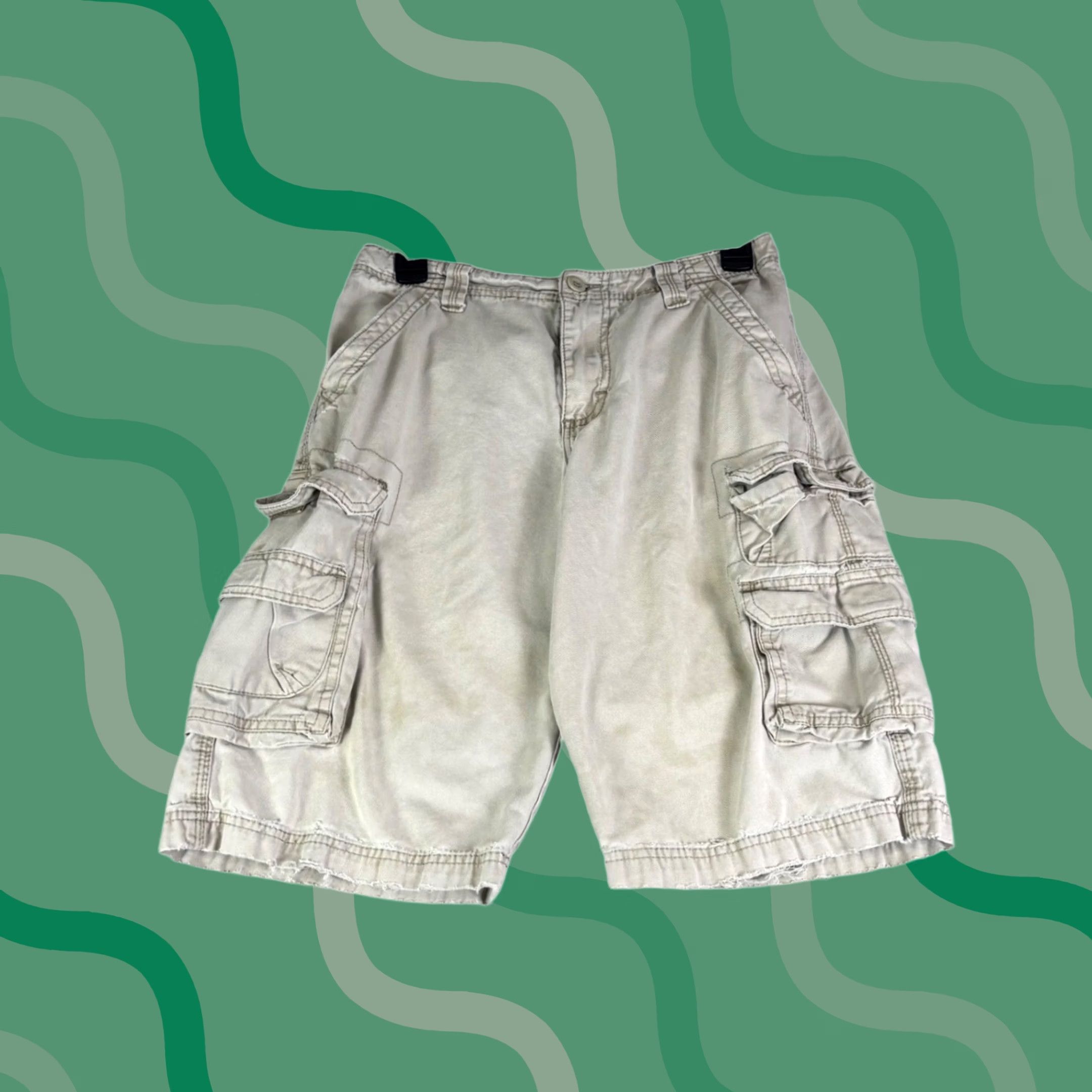 Lee Lee Dungarees Cargo Shorts Tan Khaki 34 Waist 34 Inseam 11 Distressed Canvas Cotton Mens Casual Workwear 90s Vintage? Size US 34 / EU 50 - 1 Thumbnail