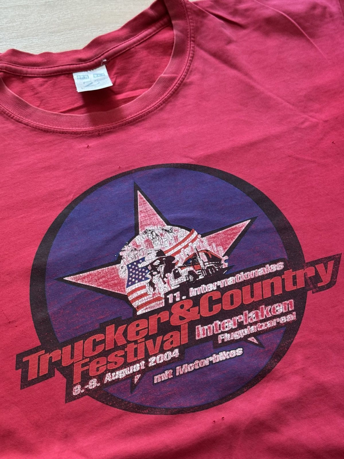Vintage Vintage 00s Trucker&Country Festival 2004 Distressed T-Shirt Size US L / EU 52-54 / 3 - 4 Thumbnail