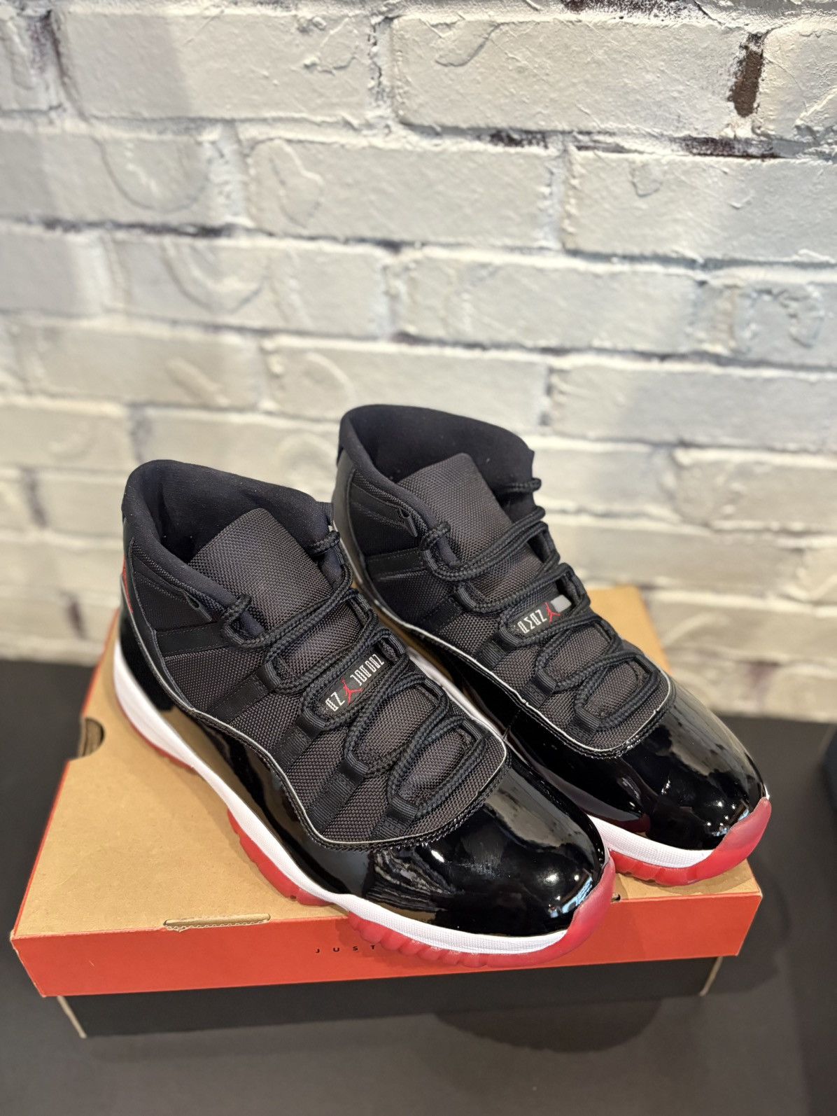 Jordan Brand Jordan 11 Retro High Bred VNDS Size 11.5 Size US 11.5 / EU 44-45 - 2 Thumbnail