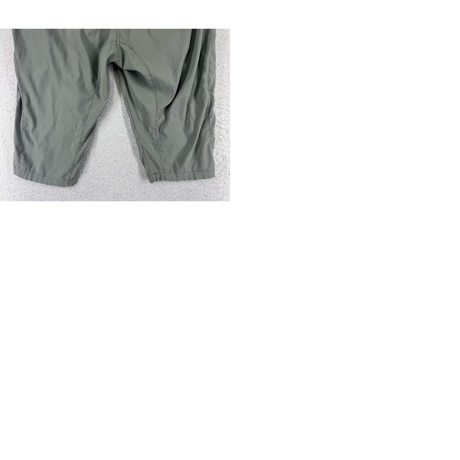 Vintage Killtec Shorts Women 16 Green Gray Cargo Zipper Pockets Hiking Backpacking 38x16 Size 38" / US 16 / IT 52 - 10 Thumbnail