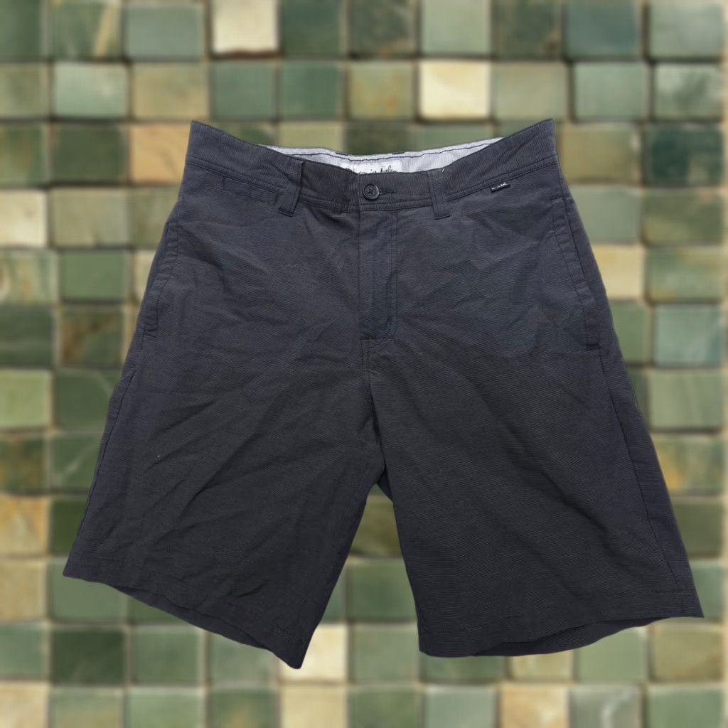 TravisMathew Travis Mathew Chino Shorts Mens 30 x 9 Black / Gray Stretch Light Golf Hybrid Shirt? Size US 30 / EU 46 - 1 Thumbnail