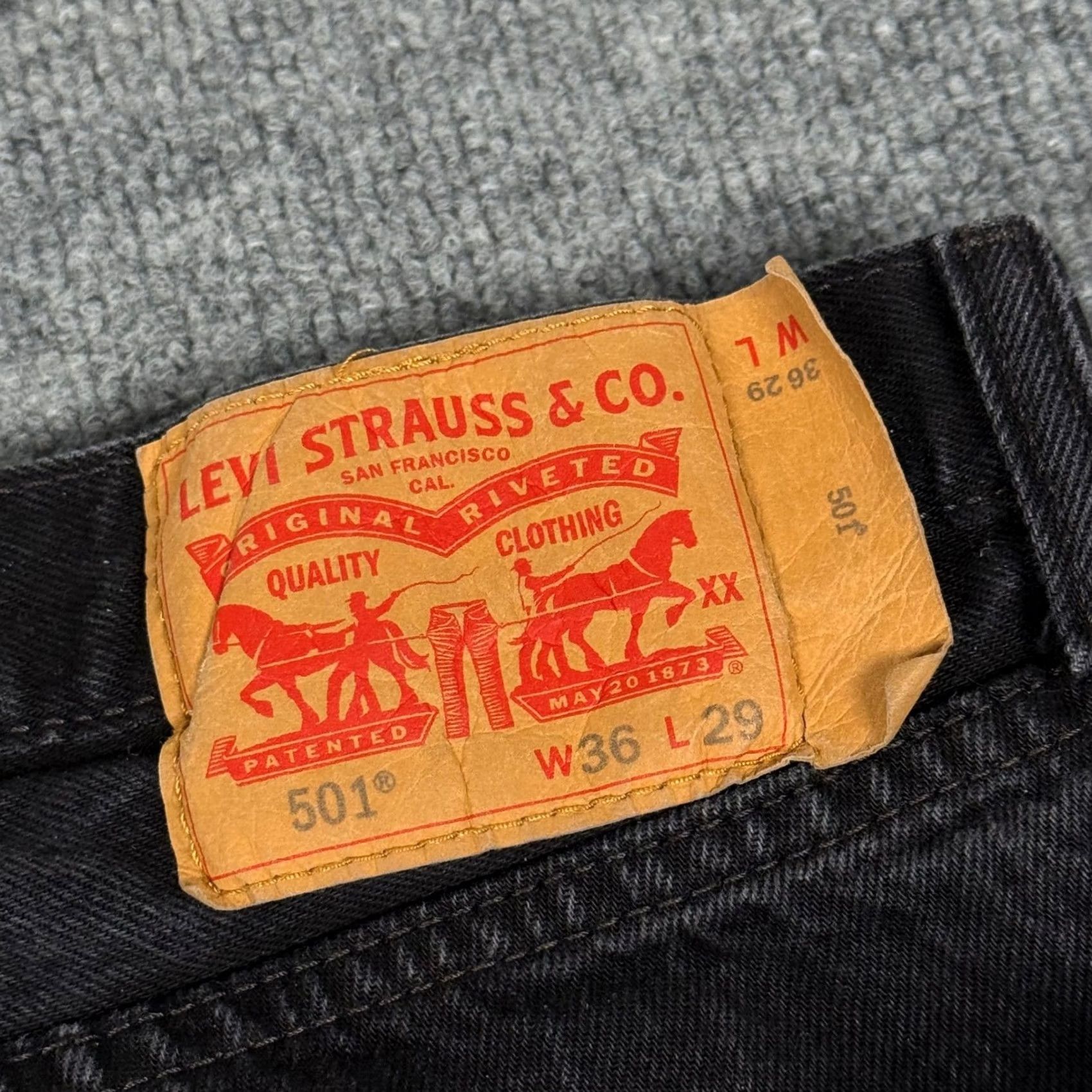 Levi's Vintage Levi's 501 Jeans Mens Denim Straight Leg Button Fly Black 34x28 Regular Fit 501 XX W34 L28 Retro Y2K Vintage Size US 34 / EU 50 - 6 Thumbnail