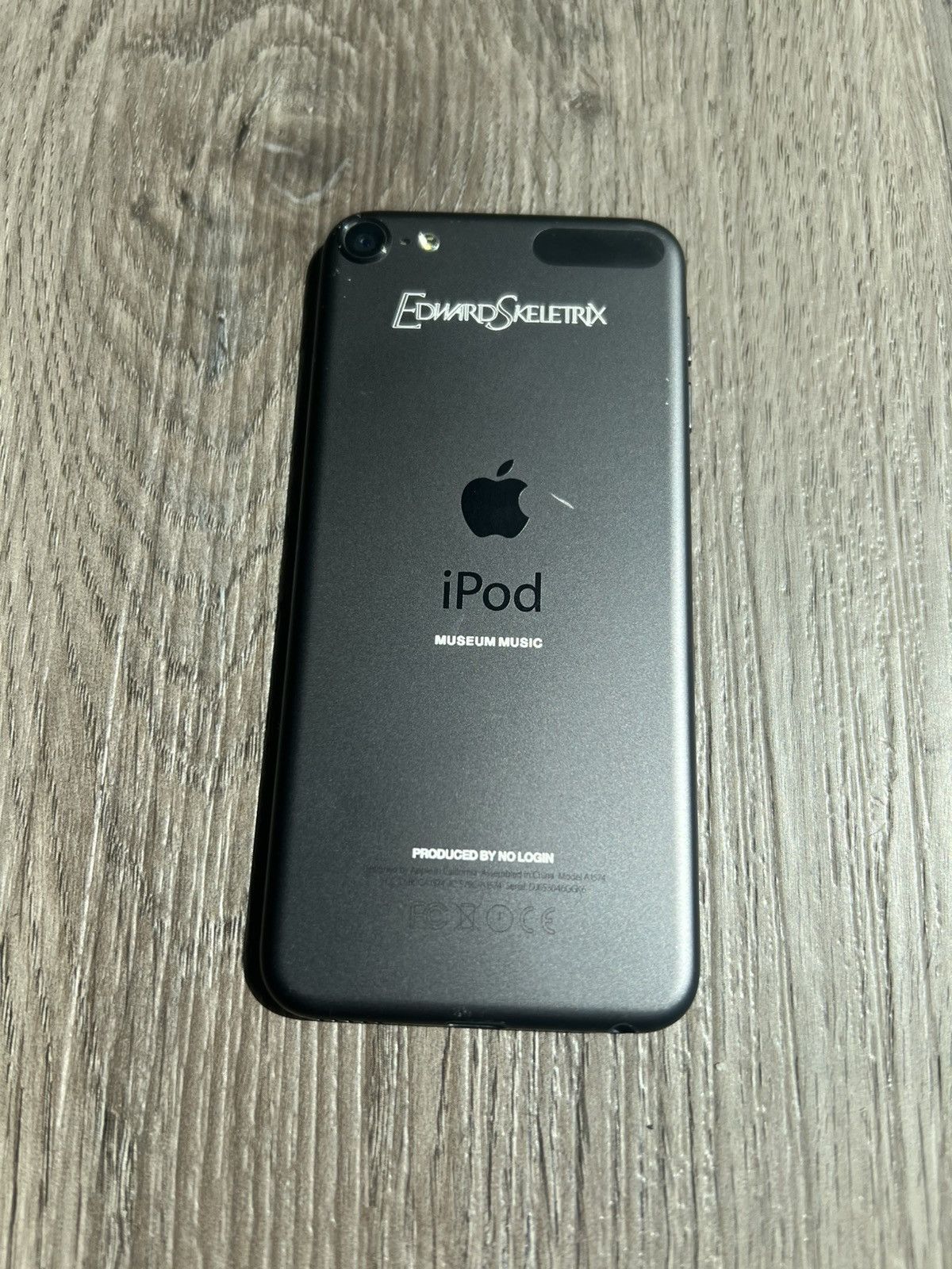 Edward skeletrix MM ipod